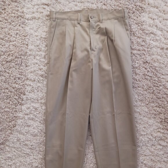 NEW Denver Hayes Men's Dress Pants 35" X 32" Khaki Pleated Front Straight Leg - Picture 2 of 7